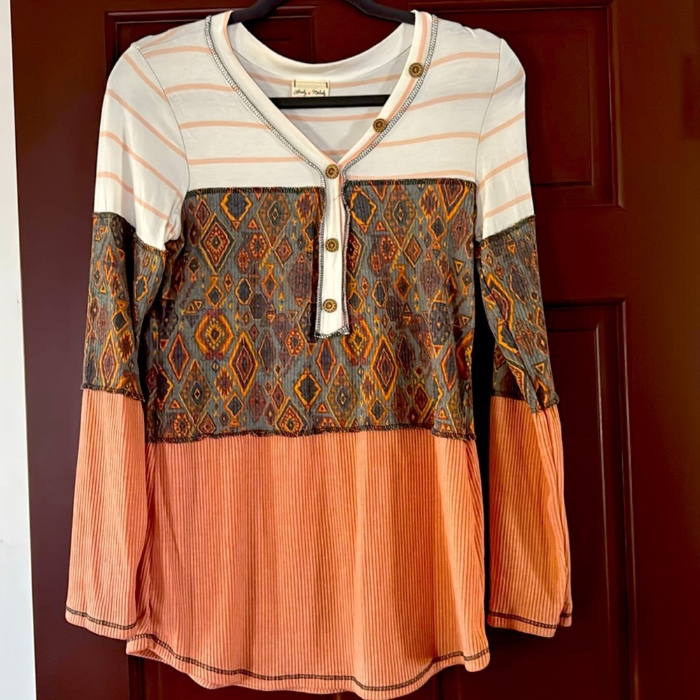 NWOT! Lovely Melody Long sleeve shirt. Size Small/Medium